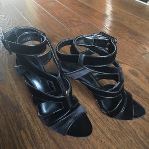 ✨NEW✨Antonio Melani Heels